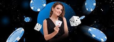 Pengguna menikmati hiburan sports dan casino digital melalui perangkat smartphone dengan antarmuka ramah pengguna